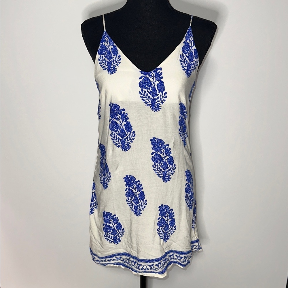 CREAM AND BLUE PAISLEY DETAIL V NECK CAMI STRAP MINI DRESS